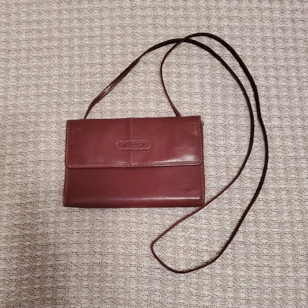 Leather crossbody wallet